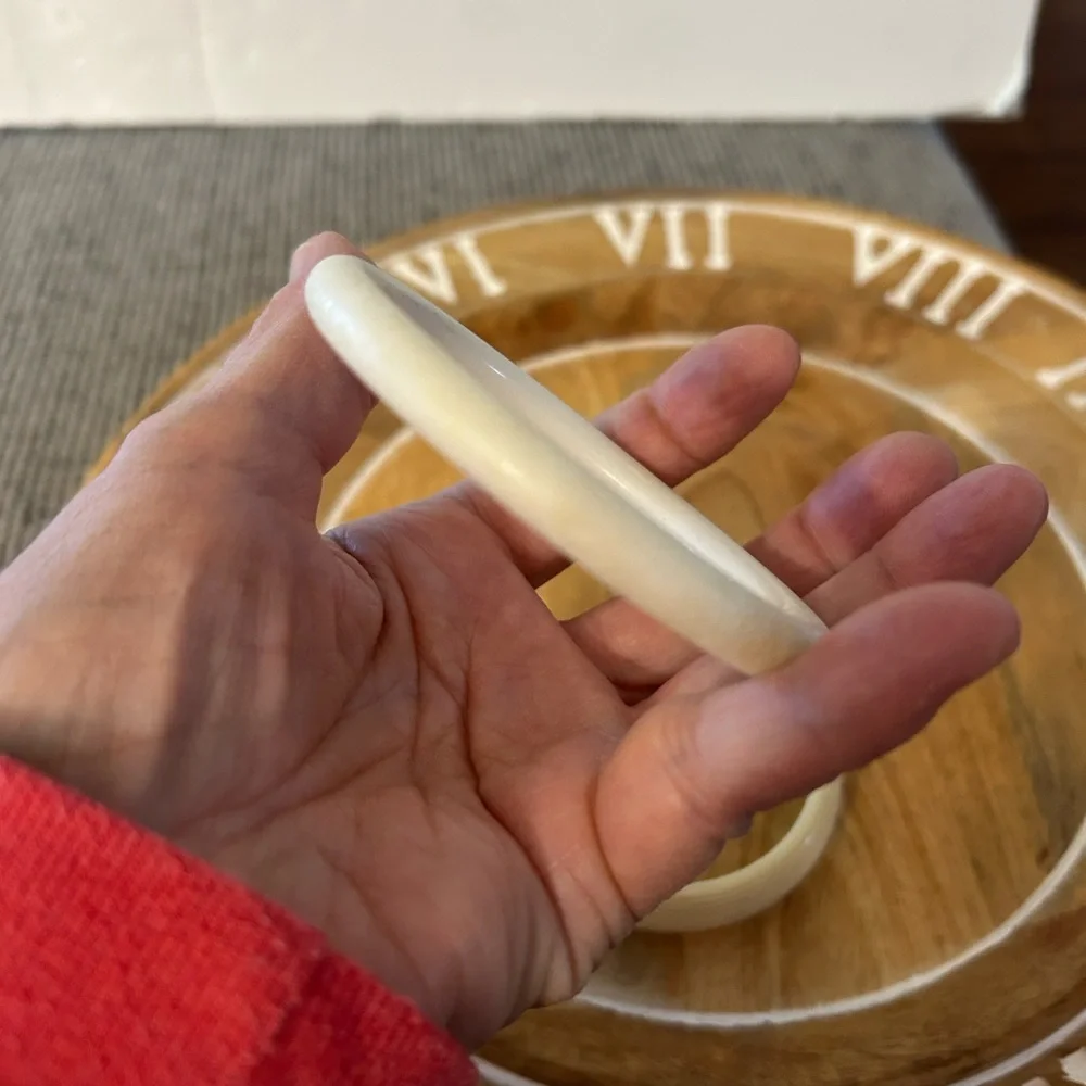 Cream and White Bangle Bracelet set vintage plastic acrylic neutrals